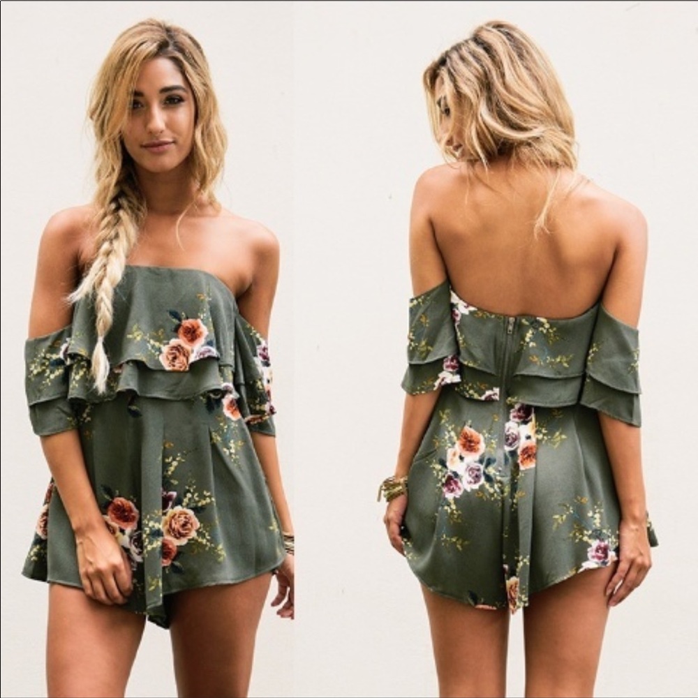 ‼️LAST1‼️ 5⭐️RATED⭐️ The Carly Floral Romper - Picture 3 of 4